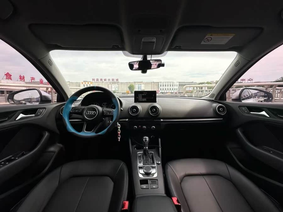 奧迪 奧迪A3  2018款 30周年年型 Limousine 35 TFSI 進取型圖片