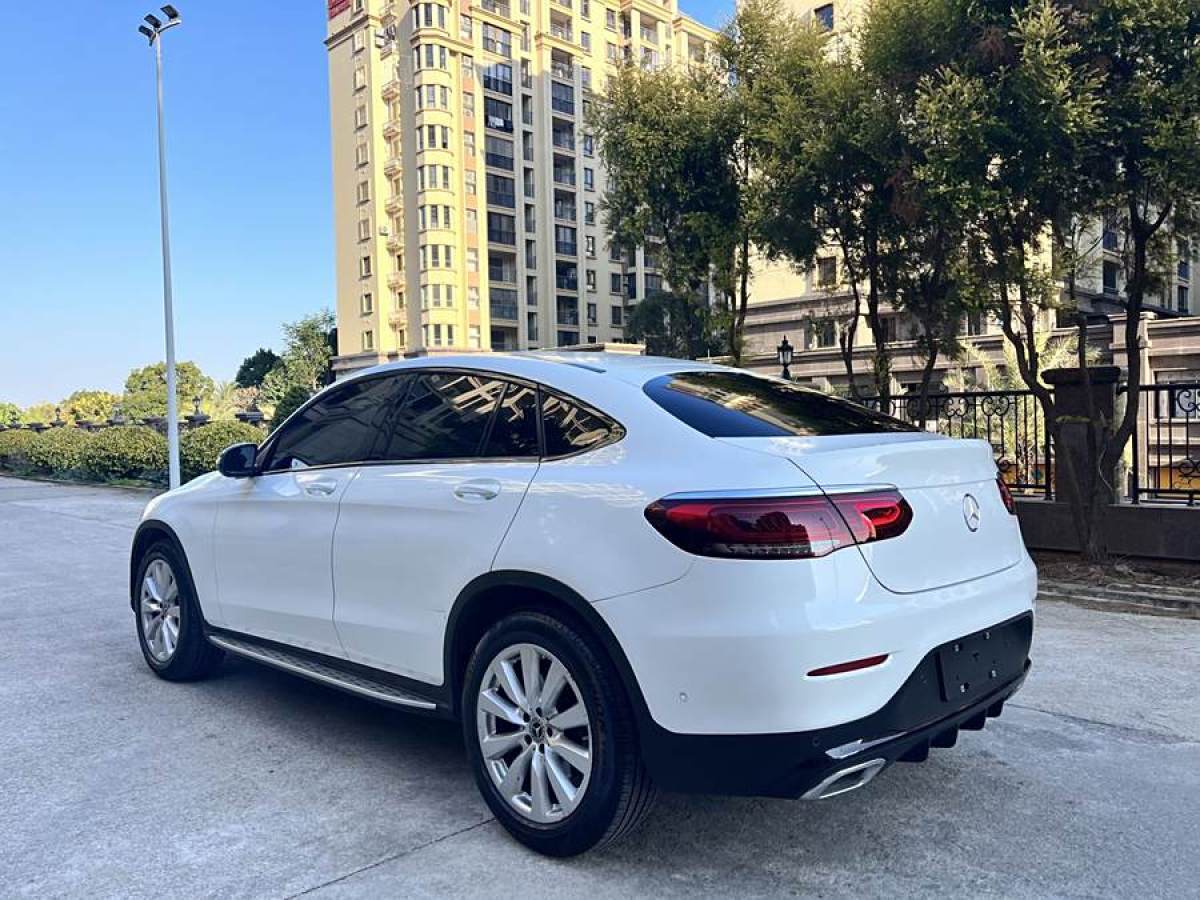 奔馳 奔馳GLC  2021款 GLC 260 4MATIC 轎跑SUV圖片