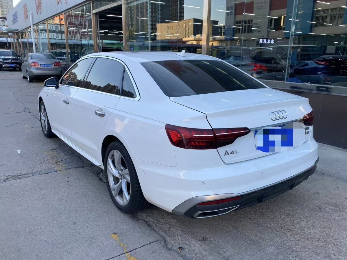 奧迪 奧迪A4L  2020款 40 TFSI 豪華動感型圖片