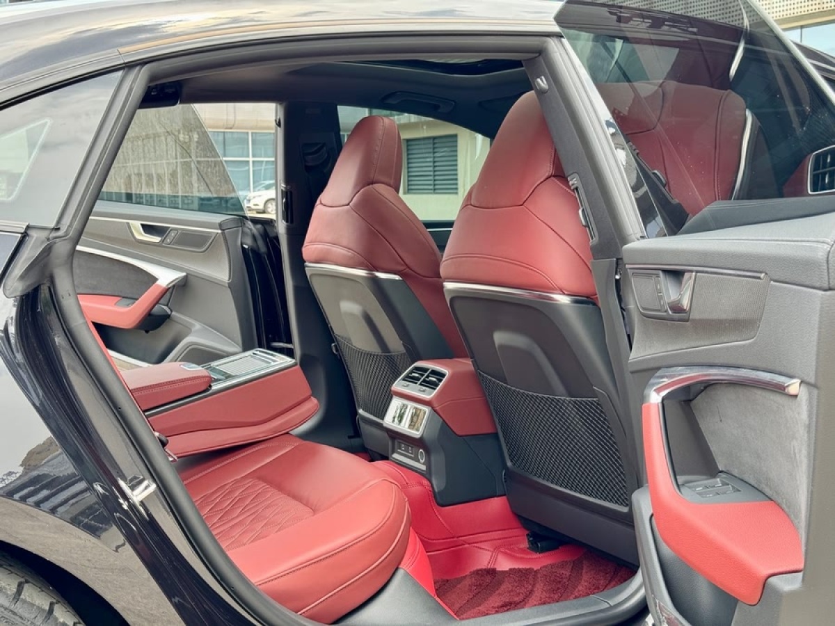 奧迪 奧迪A7L  2023款 45 TFSI quattro S-line 黑武士版圖片