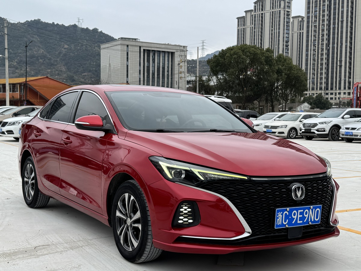 長(zhǎng)安 逸動(dòng)  2021款 PLUS 藍(lán)鯨NE 1.4T GDI DCT旗艦型圖片