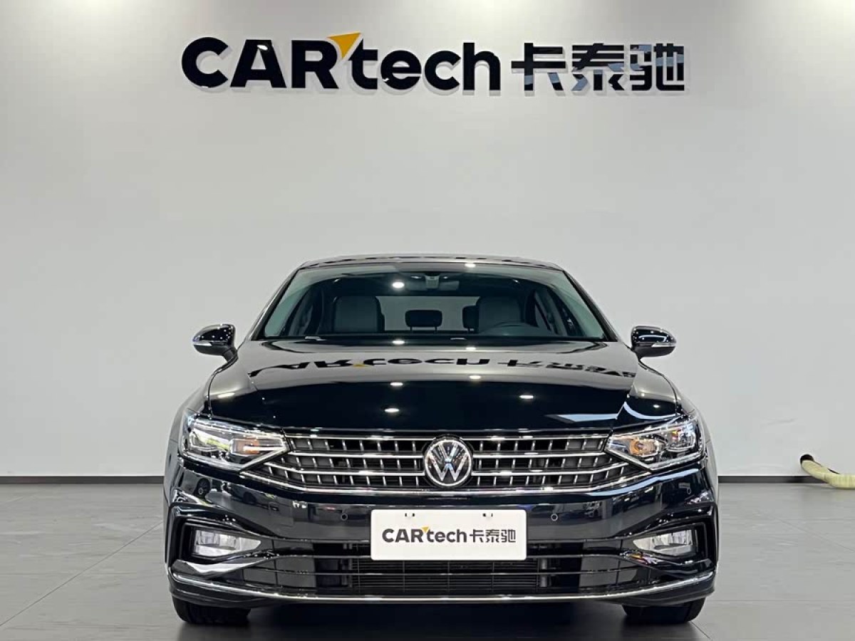 大眾 邁騰  2023款 200萬輛紀(jì)念版 330TSI DSG領(lǐng)先型圖片