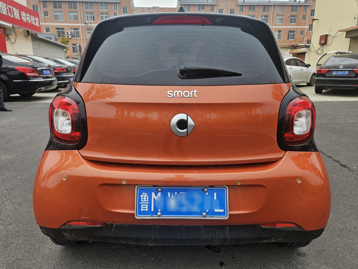 2016年5月smart fortwo  2015款 1.0L 52千瓦硬頂靈動(dòng)版