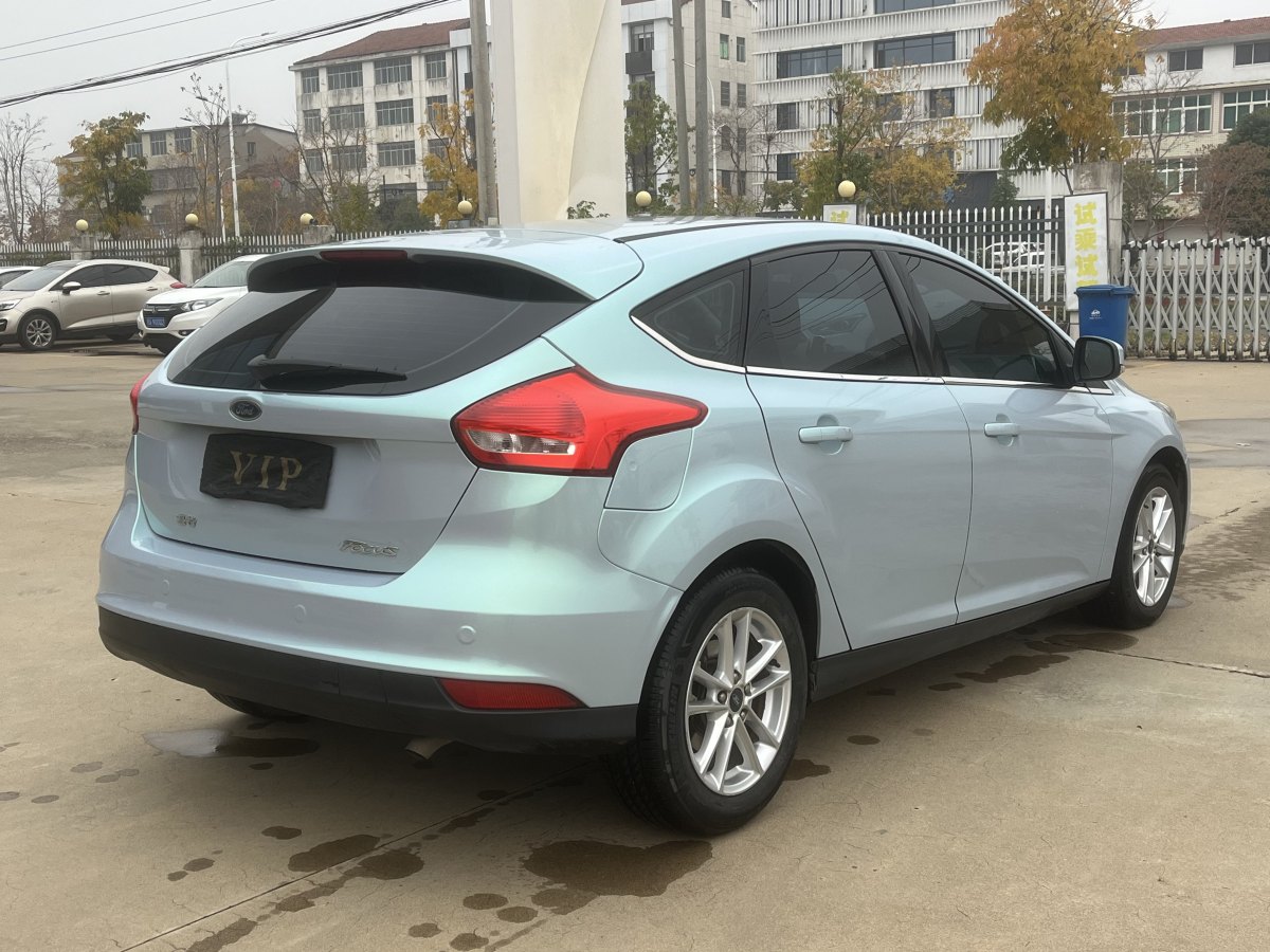 福特 ?？怂? 2015款 兩廂 1.6L 自動(dòng)風(fēng)尚型圖片