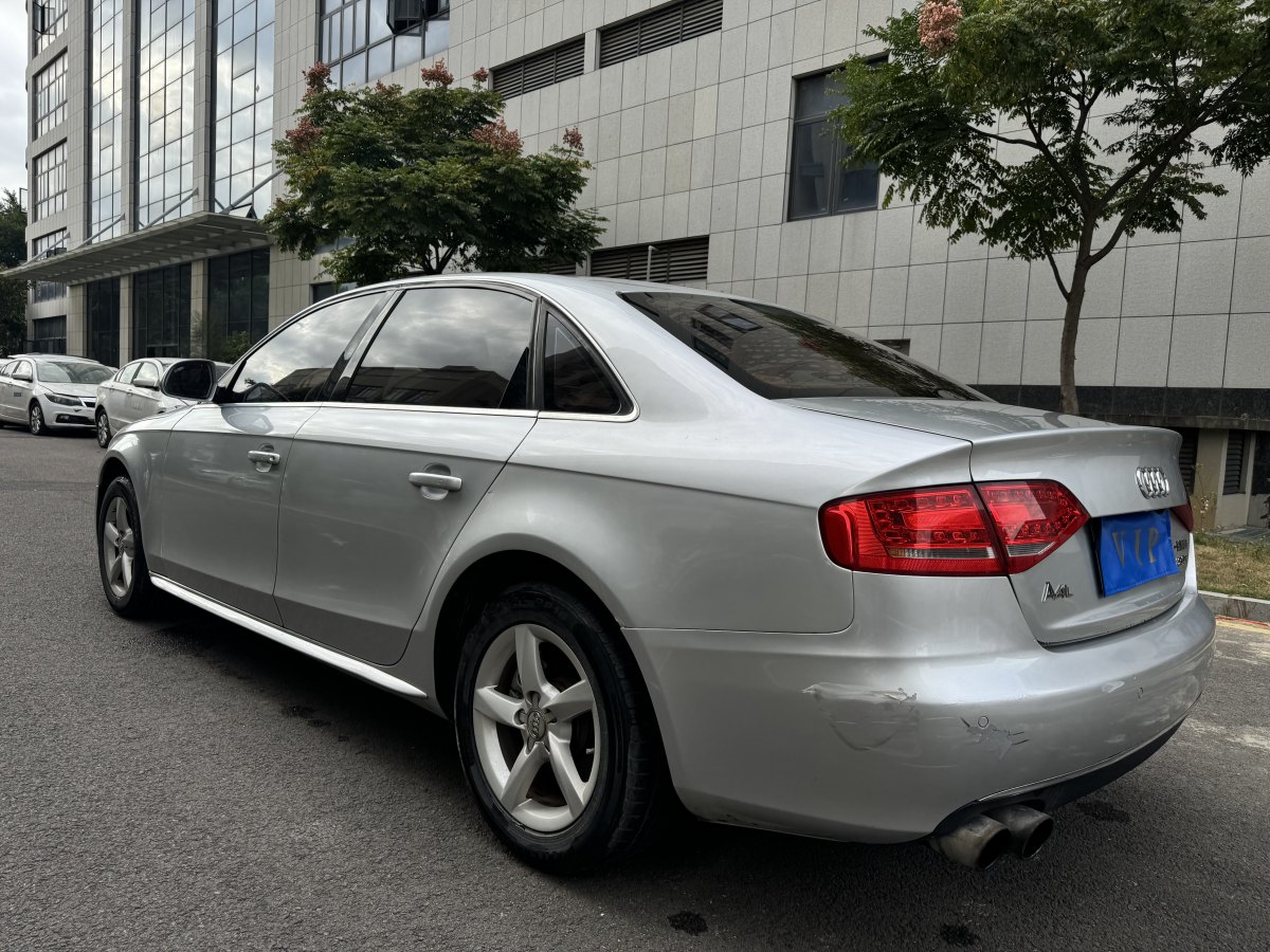 奧迪 奧迪A4L  2009款 2.0 TFSI 標(biāo)準(zhǔn)型圖片