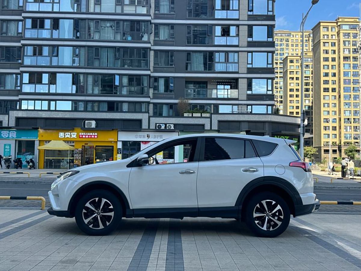 豐田 RAV4榮放  2018款 2.0L CVT兩驅(qū)風(fēng)尚X版圖片