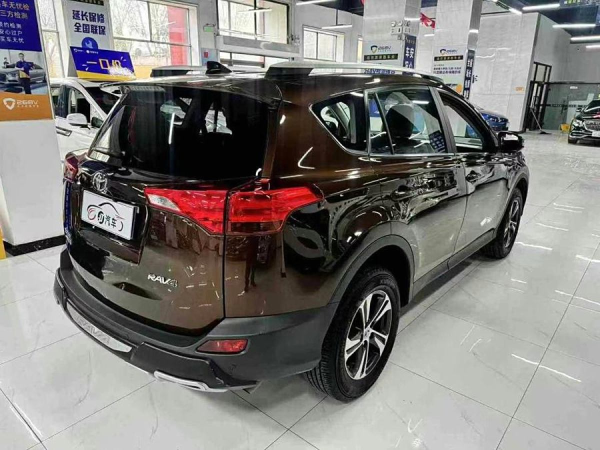 豐田 RAV4榮放  2015款 2.0L CVT兩驅(qū)風(fēng)尚版圖片