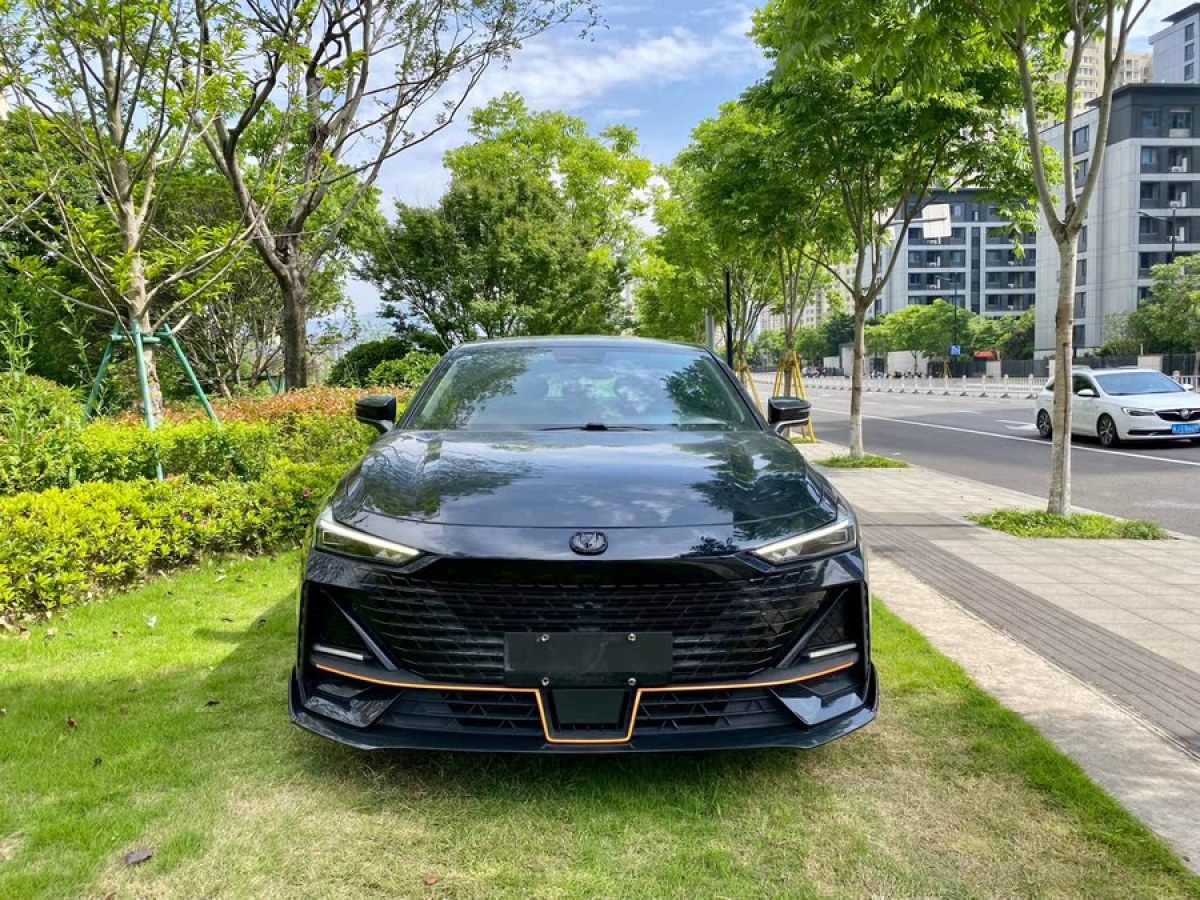 長(zhǎng)安 長(zhǎng)安UNI-V  2022款 1.5T 運(yùn)動(dòng)版圖片