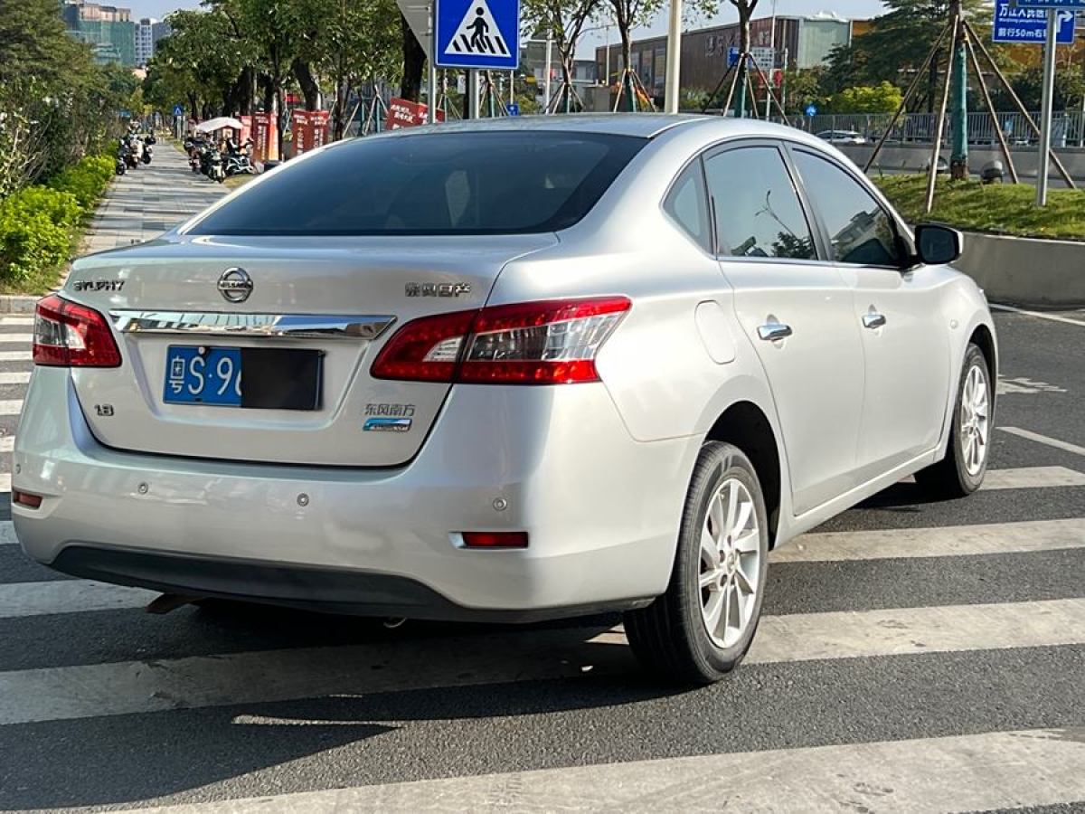 日產(chǎn) 軒逸  2012款 1.8XE CVT舒適版圖片