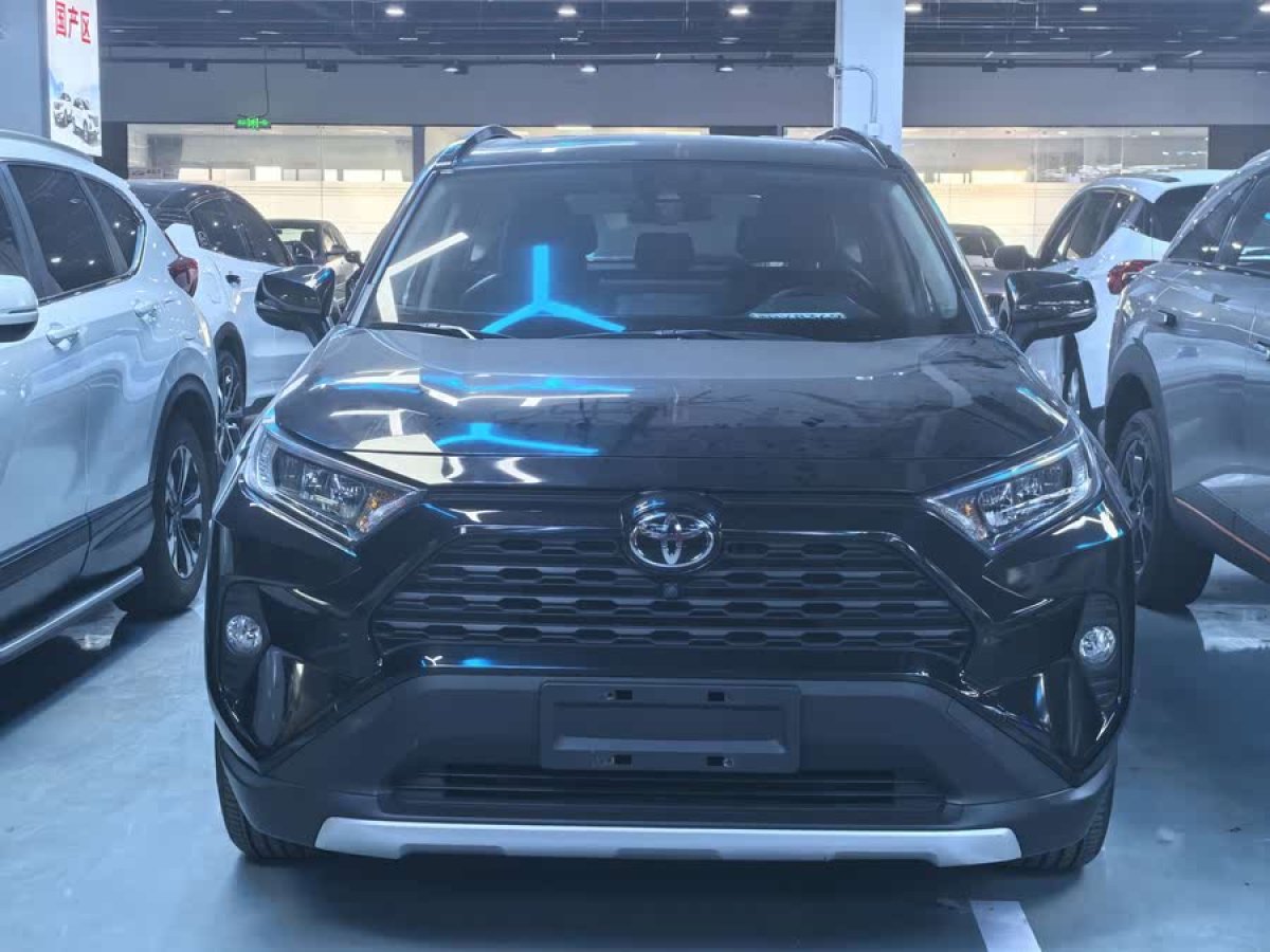 豐田 RAV4榮放  2020款 2.0L CVT兩驅(qū)風(fēng)尚版圖片