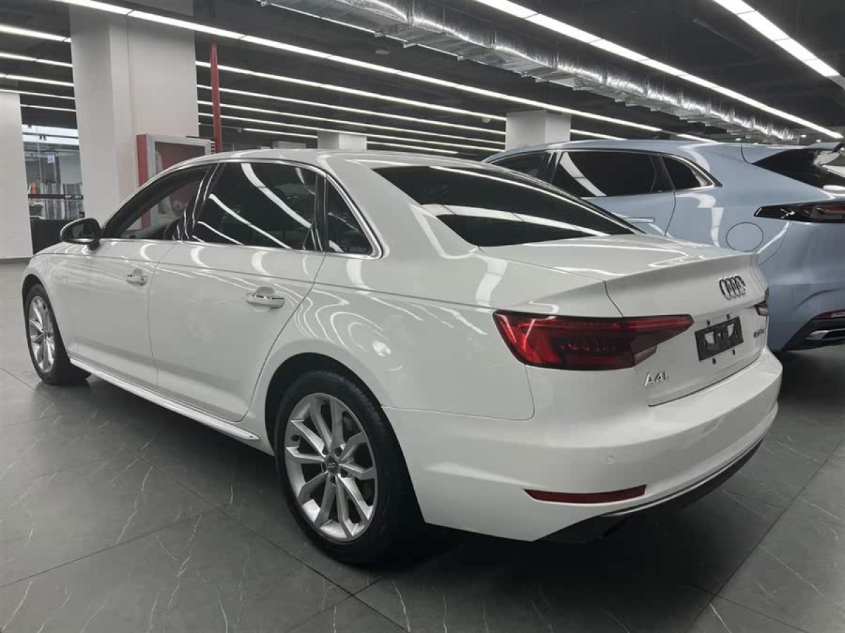奧迪 奧迪A4L  2017款 40 TFSI 時(shí)尚型圖片