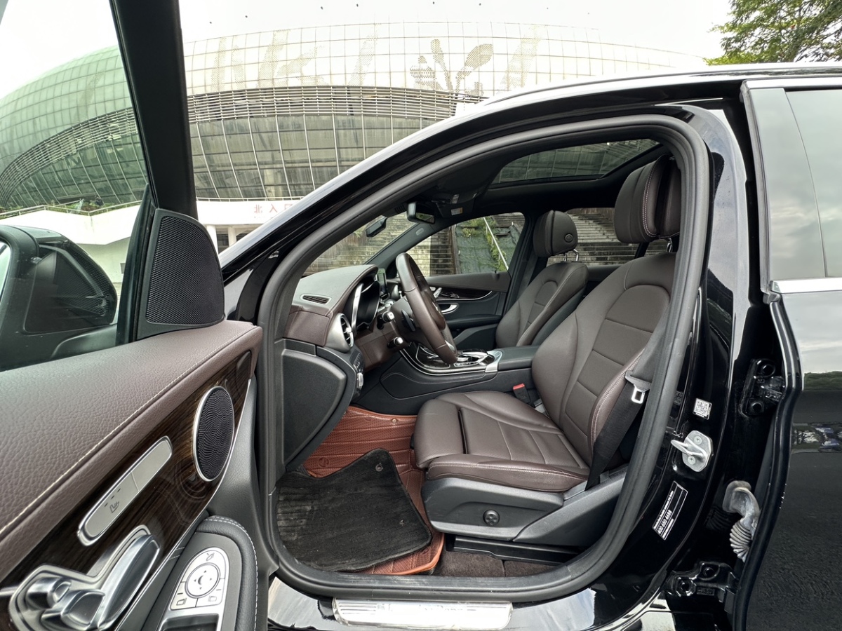 2018年1月奔驰 奔驰GLC  2023款 GLC 300 L 4MATIC 豪华型 5座