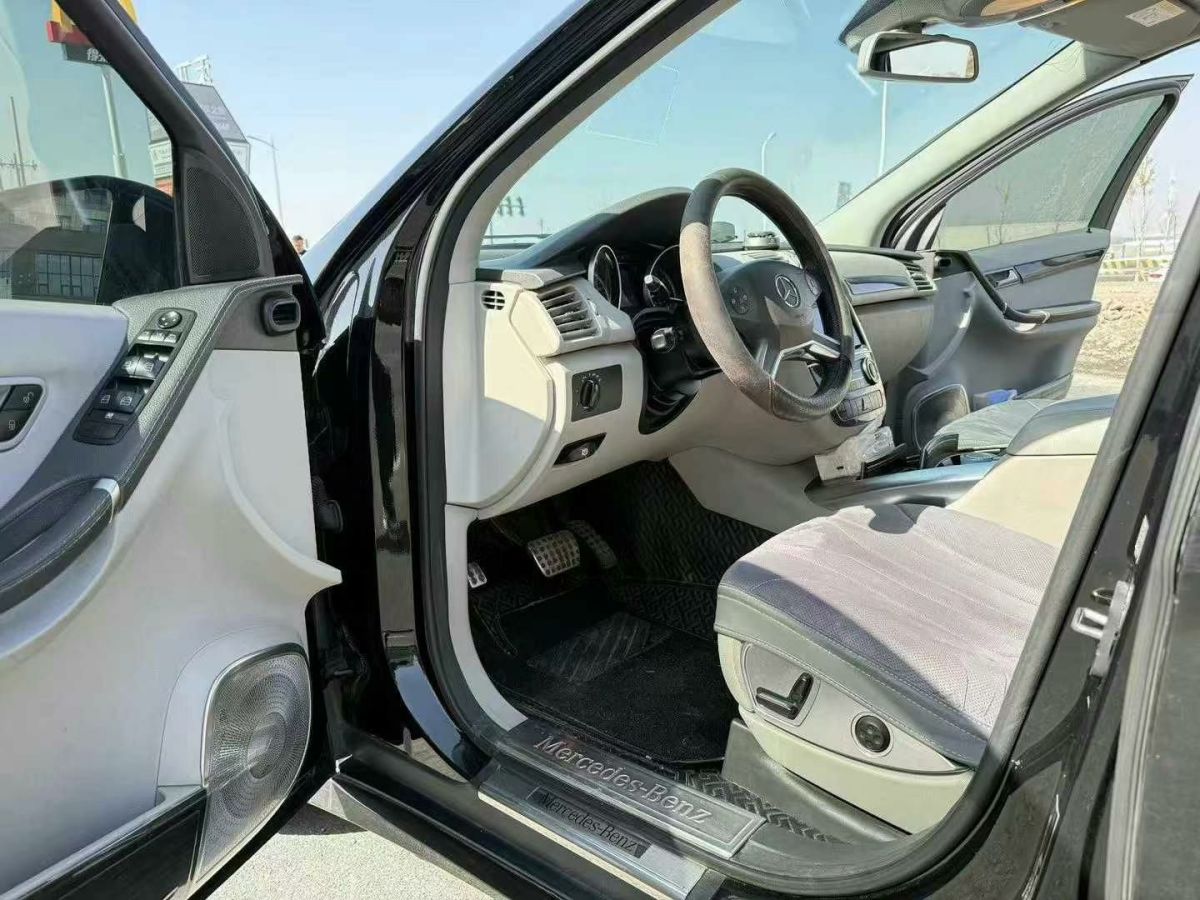 奔馳 奔馳R級  2015款 R 400 4MATIC 商務型圖片