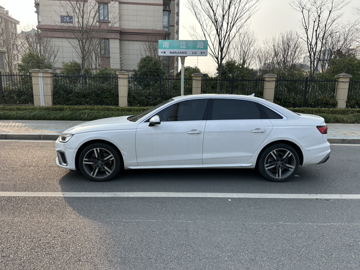 2021年11月奧迪 奧迪A4L  2022款 40 TFSI 豪華動(dòng)感型