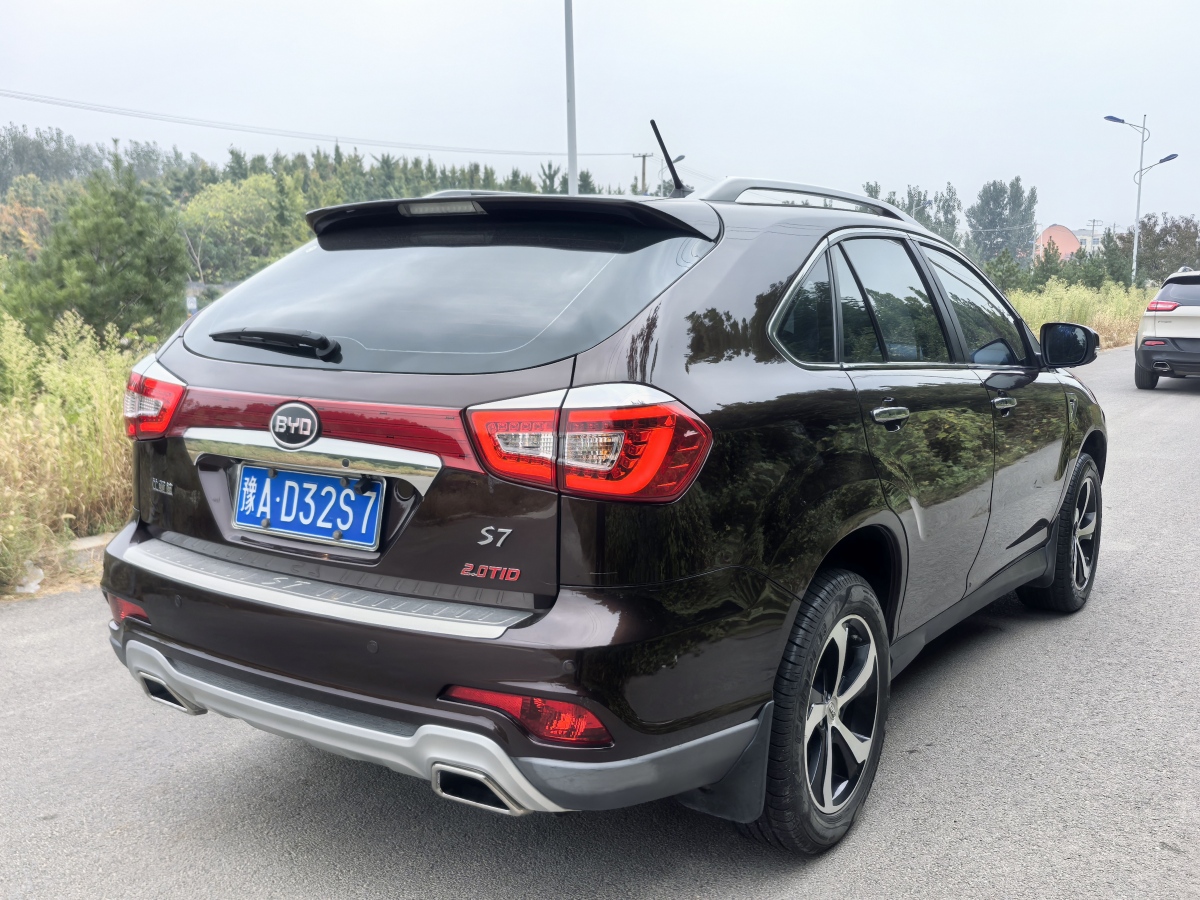 2015年3月比亞迪 S7  2015款 2.0T 自動(dòng)尊貴型