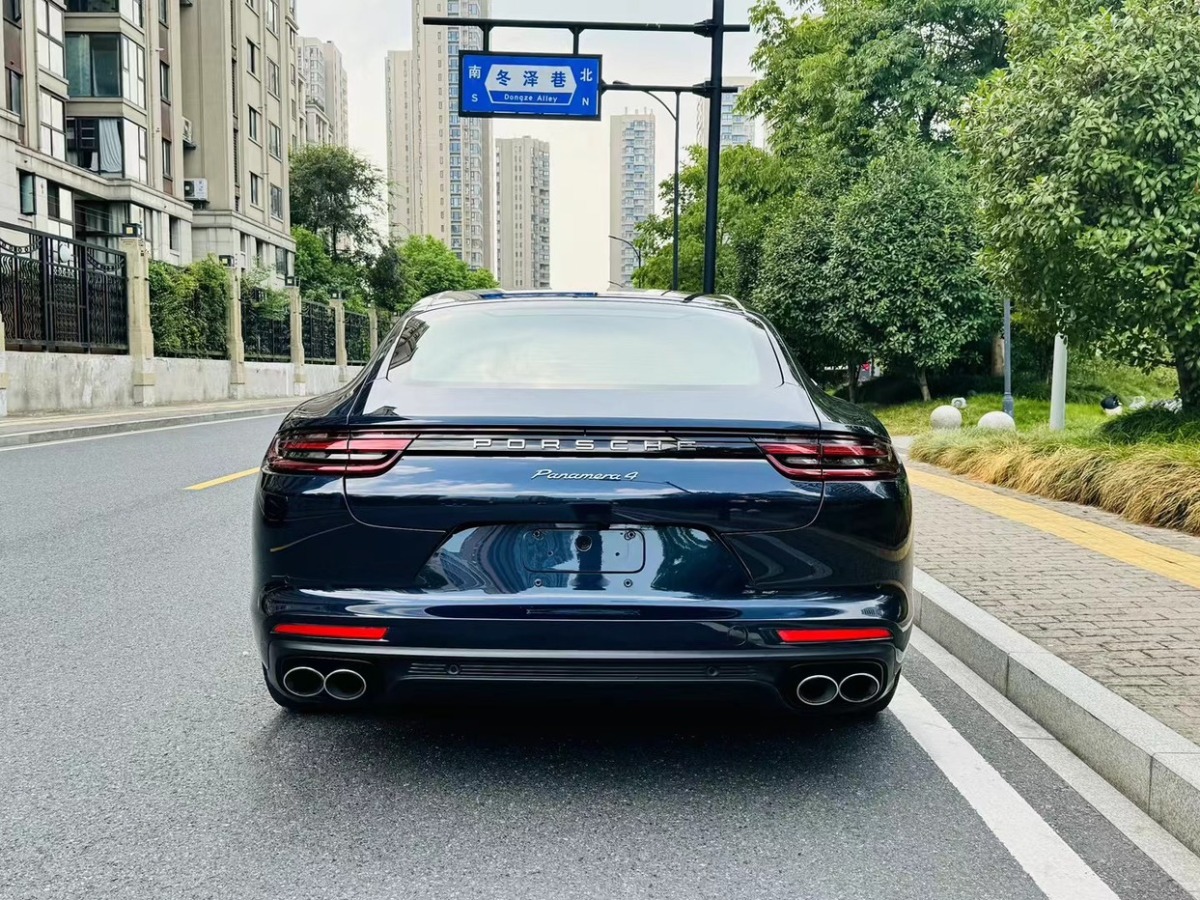 2018年8月保時(shí)捷 Panamera  2017款 Panamera 4 行政加長版 3.0T