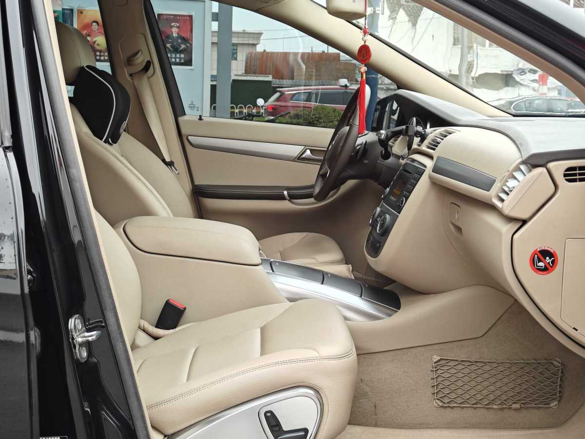 2014年3月奔驰 奔驰R级  2011款 R 300 L 商务型