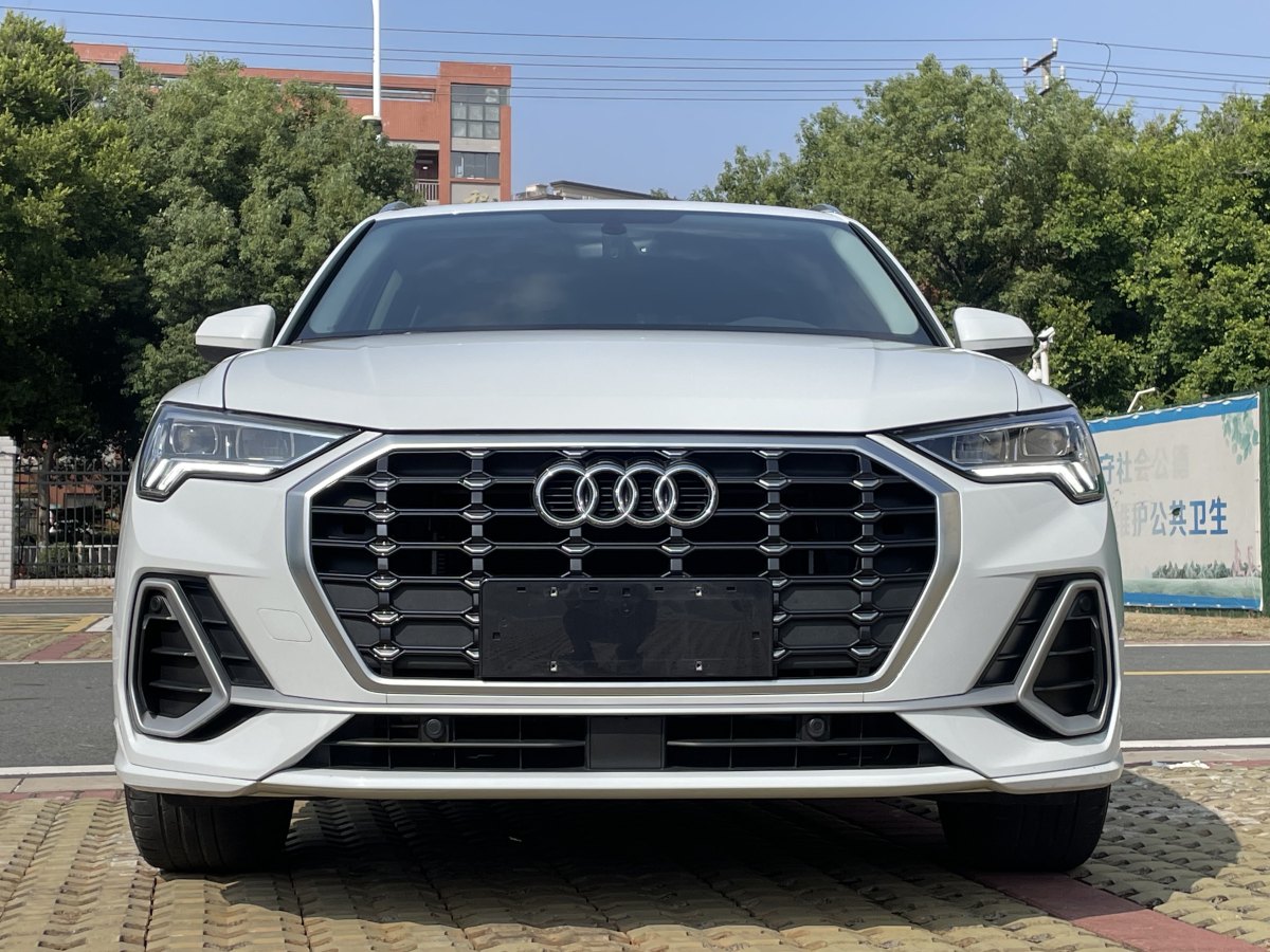 奧迪 奧迪Q3  2024款 35 TFSI 進(jìn)取動感型圖片