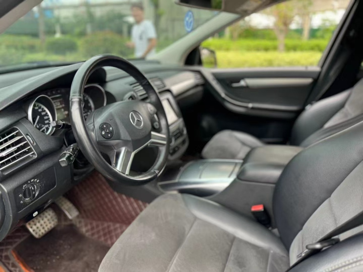 奔驰 奔驰R级  2014款 R 320 4MATIC 商务型图片