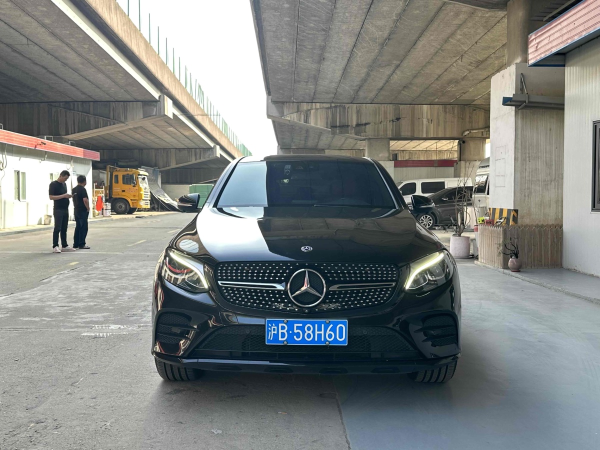 2019年5月奔馳 奔馳GLC  2021款 GLC 260 4MATIC 轎跑SUV