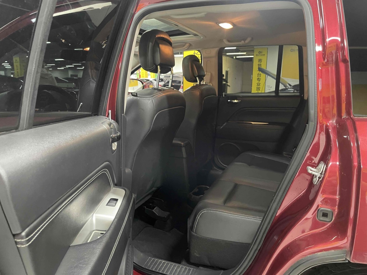 2015年3月Jeep 指南者  2014款 2.0L 两驱豪华版