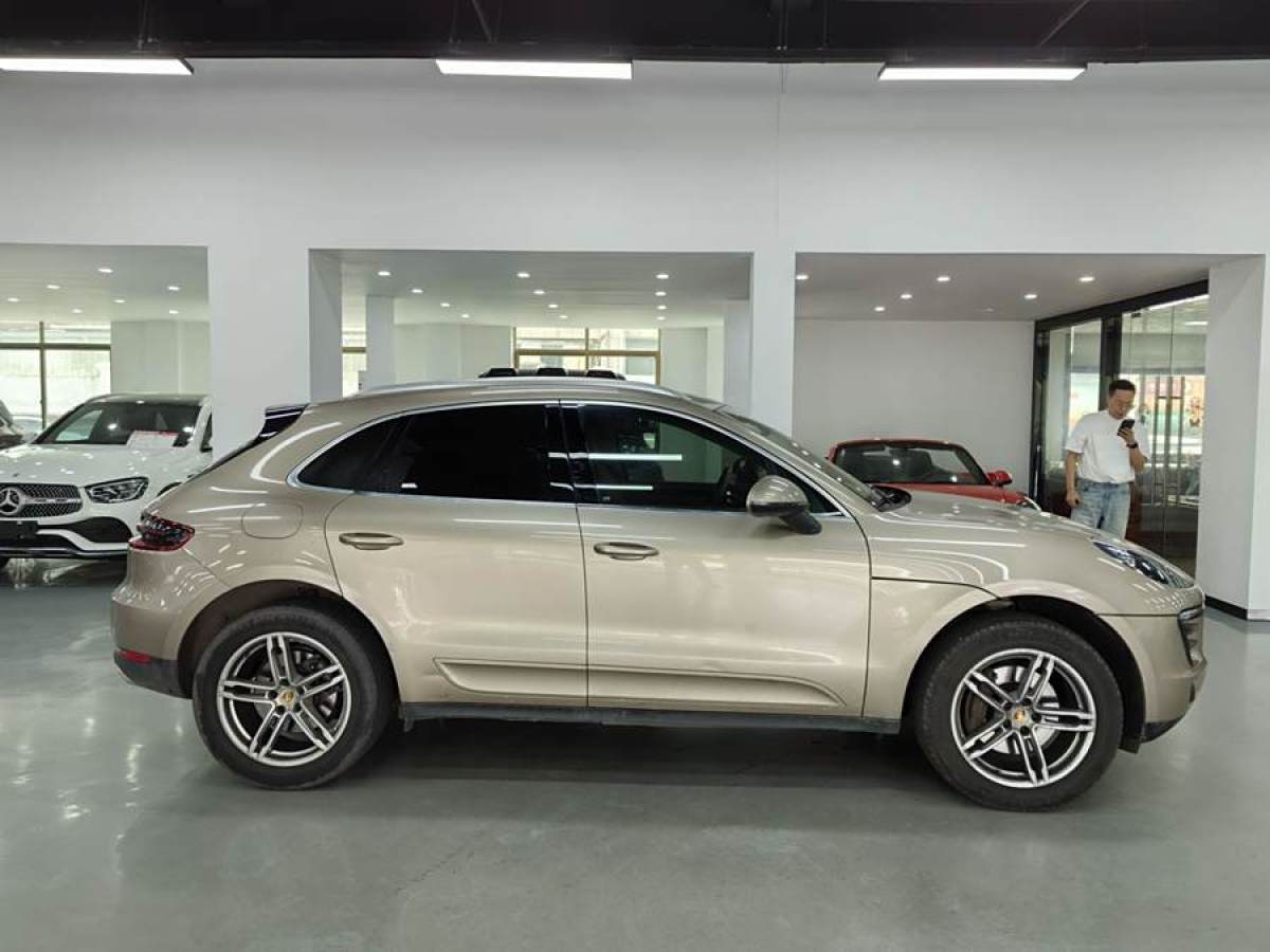 保時(shí)捷 Macan  2014款 Macan 2.0T圖片