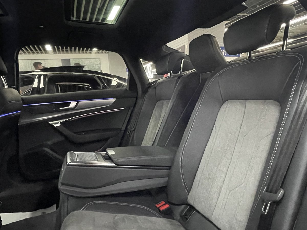 奧迪 奧迪A6L  2020款 45 TFSI quattro 臻選動感型圖片