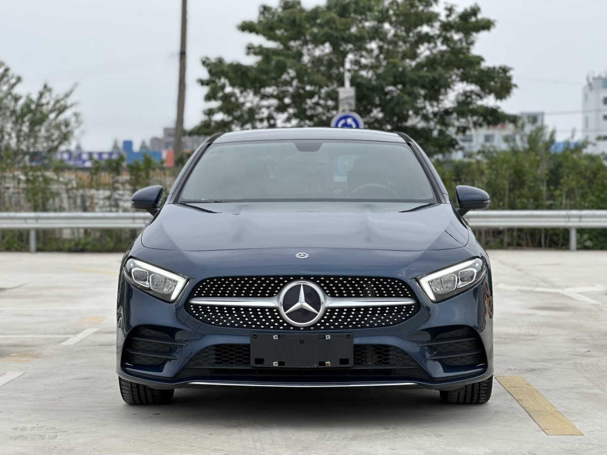 奔馳 奔馳A級  2019款 A 200 L 運動轎車先行特別版圖片