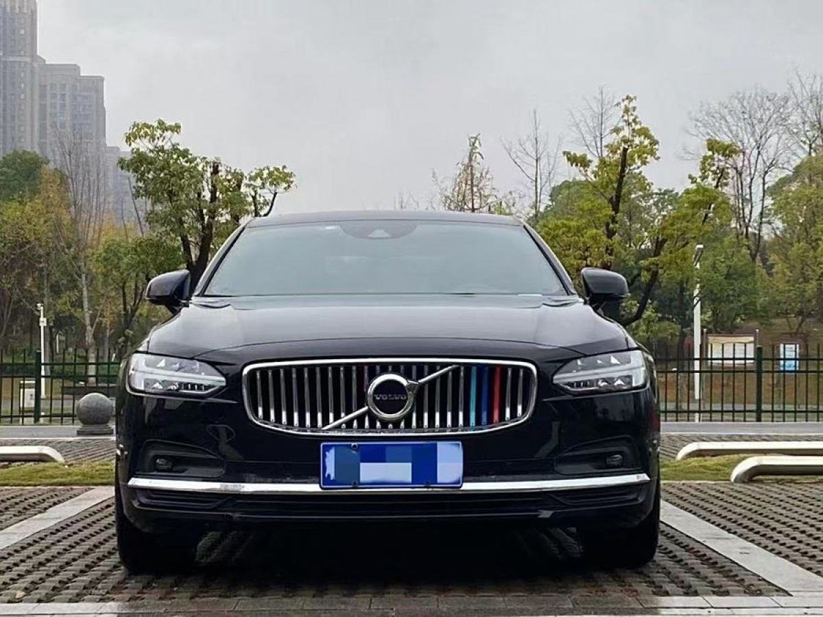 2021年7月沃爾沃 S90  2022款 B5 智遠(yuǎn)豪華版