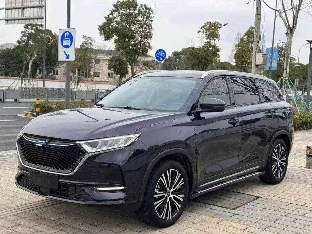 長(zhǎng)安歐尚 X7  2020款 1.5T 人臉識(shí)別全自動(dòng)泊車(chē)太空逍遙版圖片