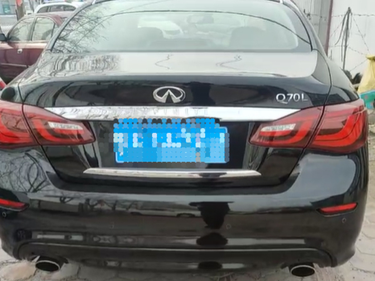 英菲尼迪 Q70  2019款 Q70L 2.0T 豪華版圖片