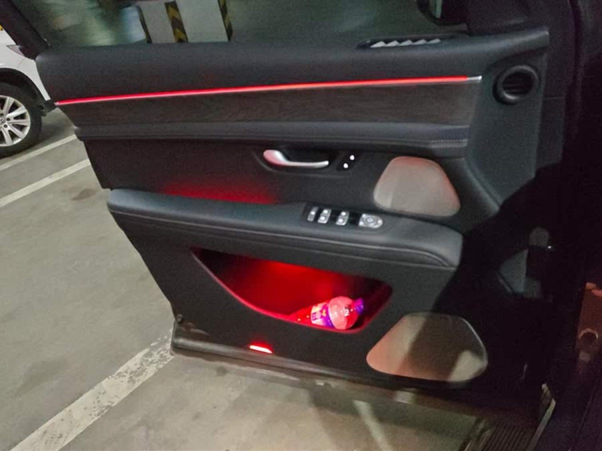 賽力斯 問界M7  2022款 1.5T 增程式 兩驅(qū)舒適版圖片