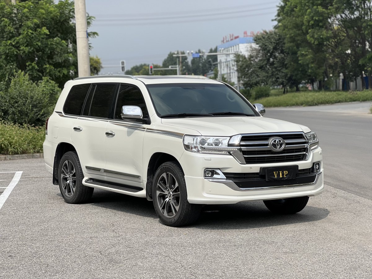 丰田 兰德酷路泽  2018款 5.7L VX-R 12气 底升(中东版)图片