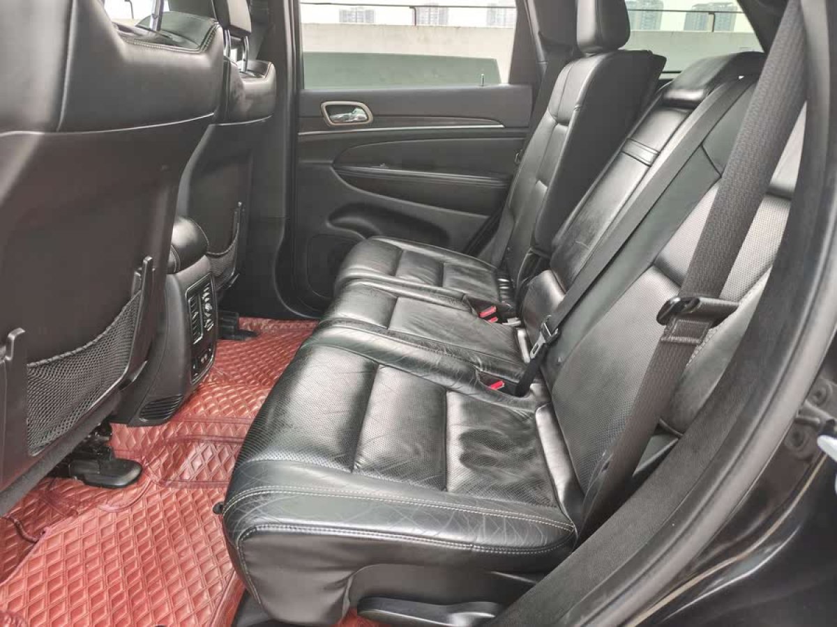 Jeep 大切諾基  2014款 3.6L 精英導(dǎo)航版圖片