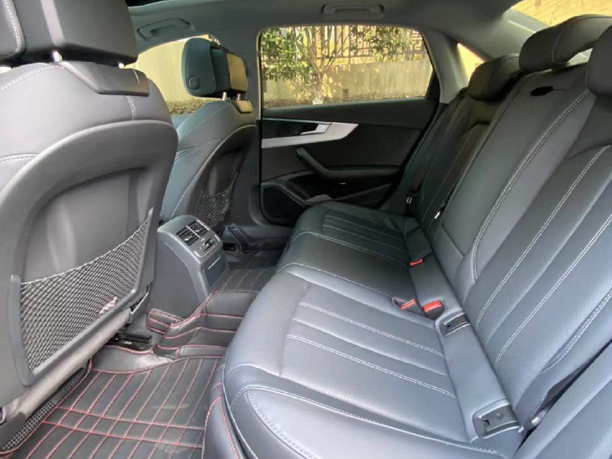 奧迪 奧迪A4L  2023款 40 TFSI 豪華動感型圖片