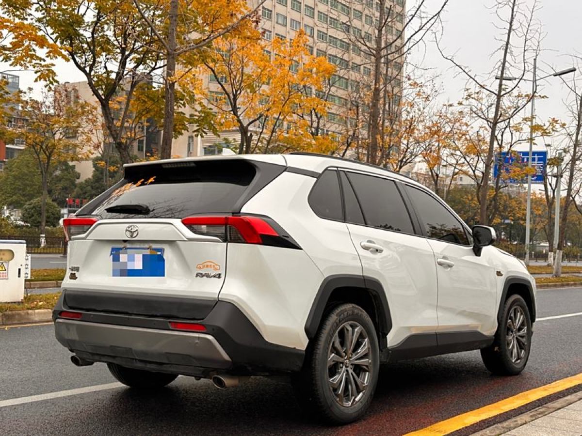 2024年1月豐田 RAV4榮放  2023款 2.0L CVT兩驅(qū)20周年鉑金紀(jì)念版