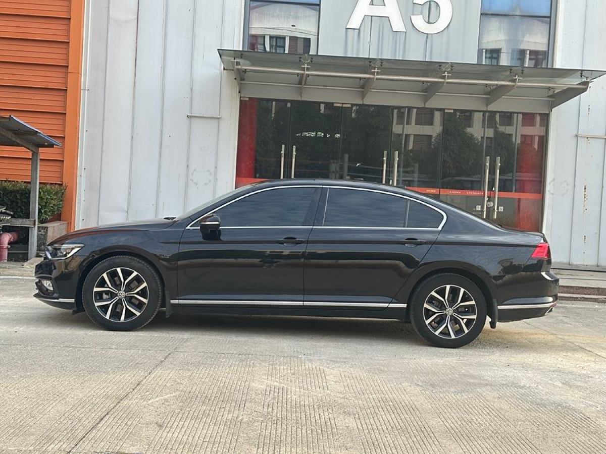 大眾 邁騰  2020款 330TSI DSG 領(lǐng)先型圖片