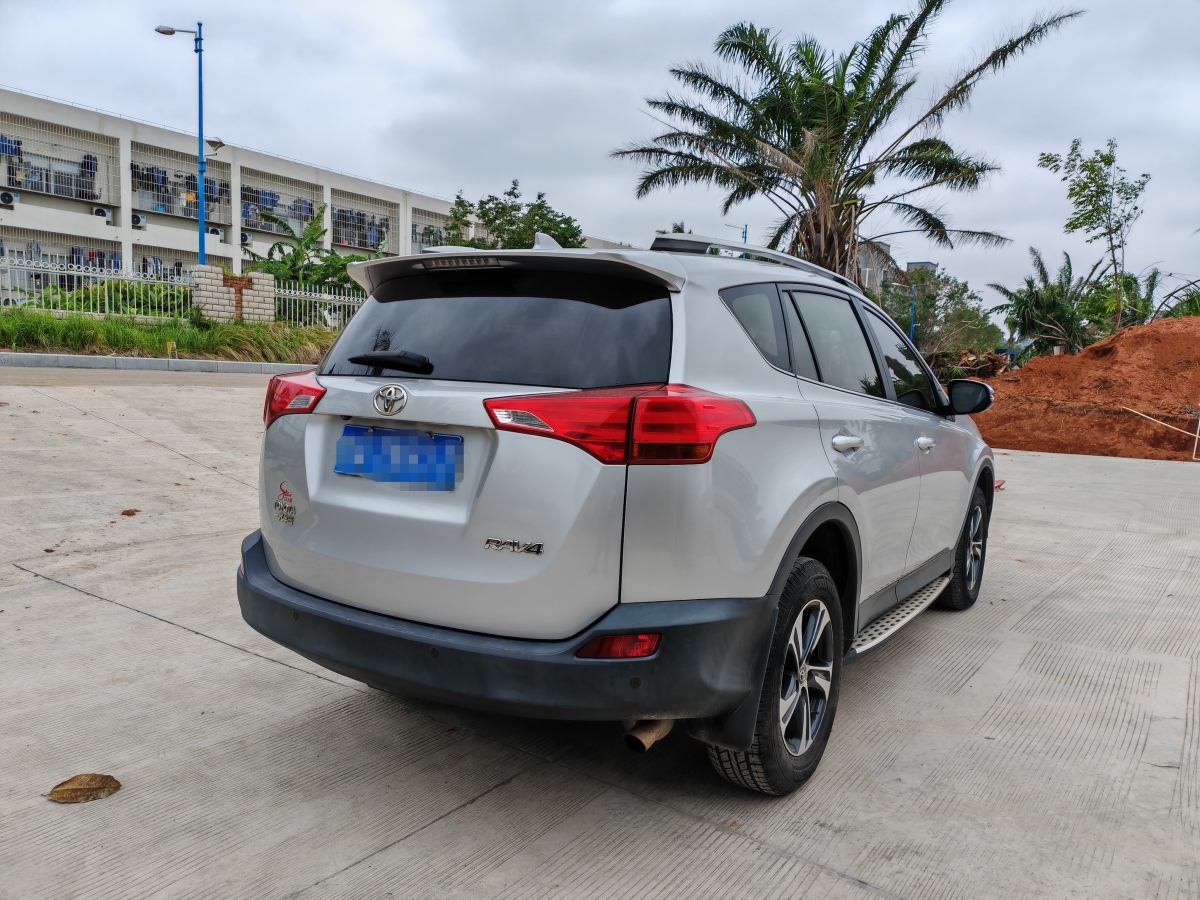 豐田 RAV4  2018款 榮放 2.0L CVT兩驅(qū)風(fēng)尚版圖片