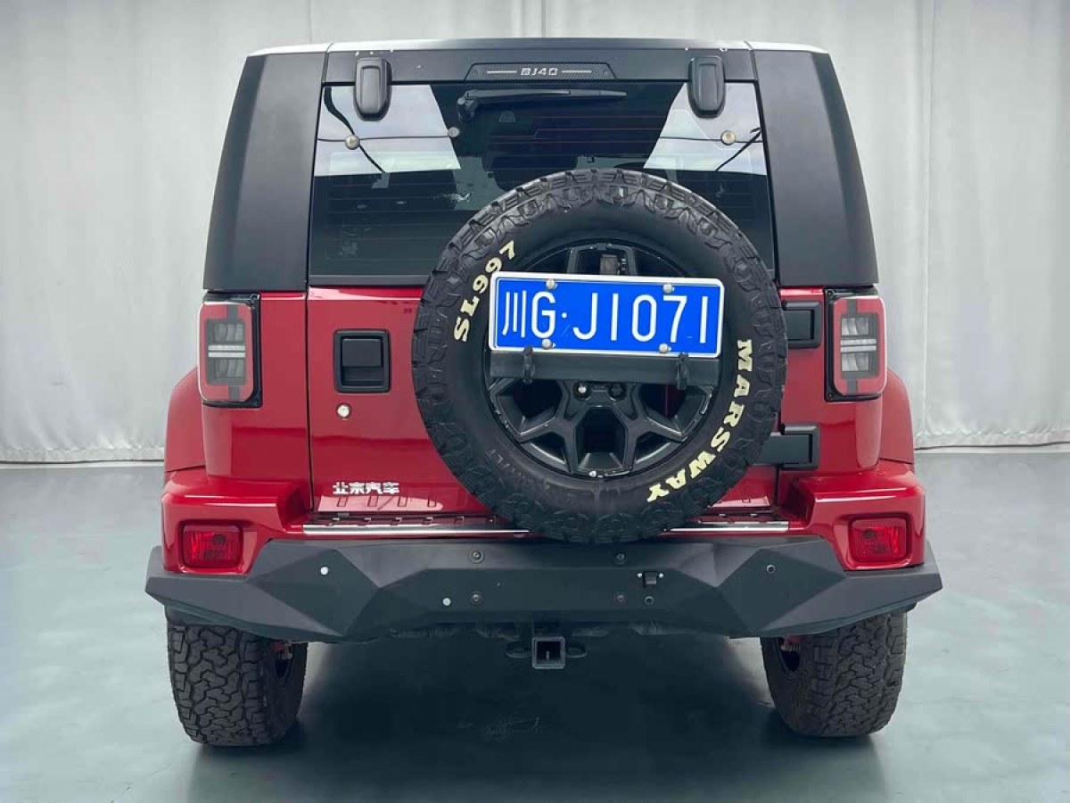 北京 BJ40  2018款 PLUS 2.3T 自動(dòng)四驅(qū)環(huán)塔冠軍版圖片