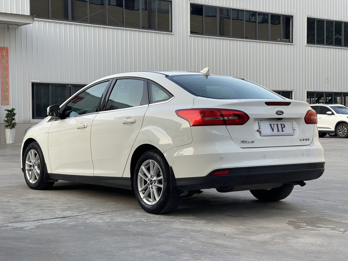 福特 ?？怂? 2018款 三廂經(jīng)典 1.6L 自動風(fēng)尚型智行版圖片