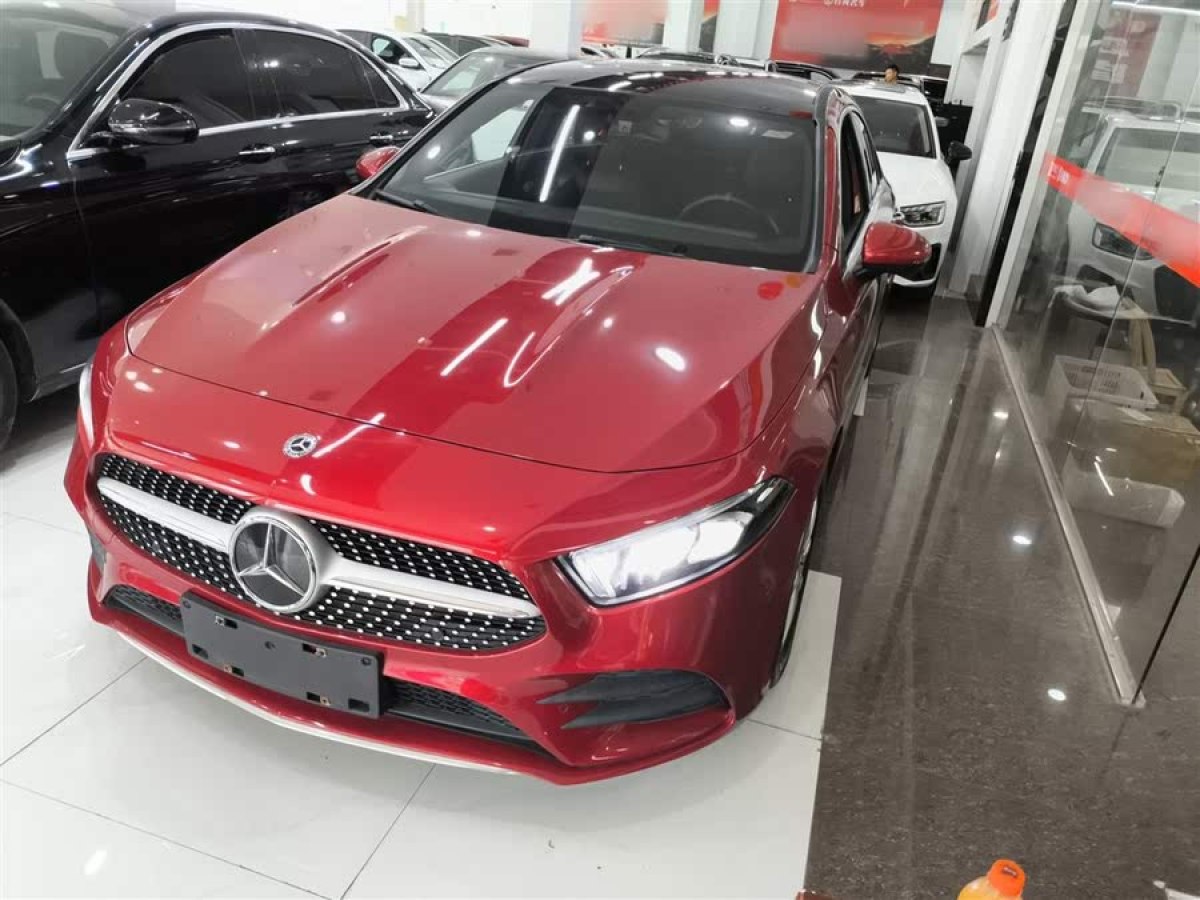 奔馳 奔馳A級  2019款  改款 A 200 L 運動轎車圖片
