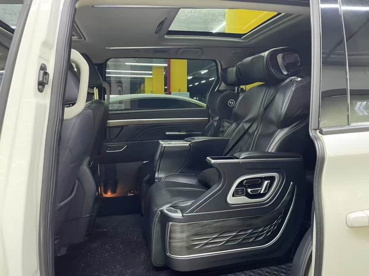 廣汽傳祺 M8  2024款 大師系列 390T 至尊版圖片