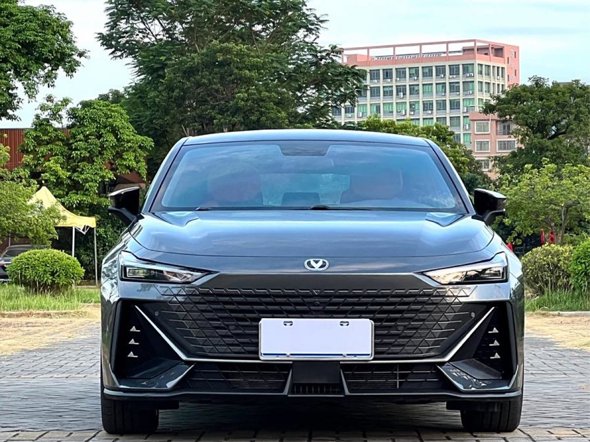 2022年9月長(zhǎng)安 長(zhǎng)安UNI-V  2022款 1.5T 尊貴型