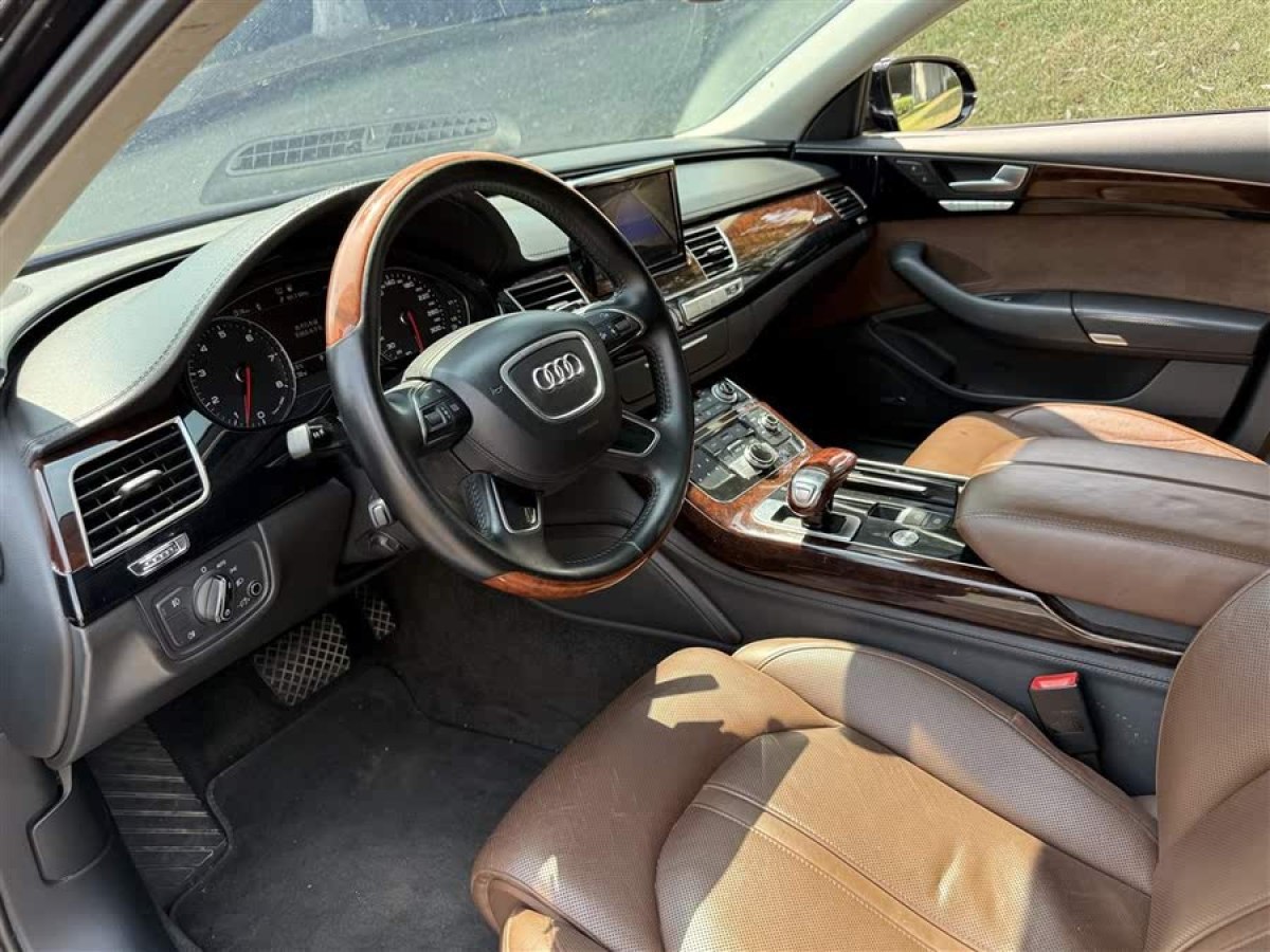 奧迪 奧迪A8  2012款 A8L 45 TFSI quattro豪華型圖片