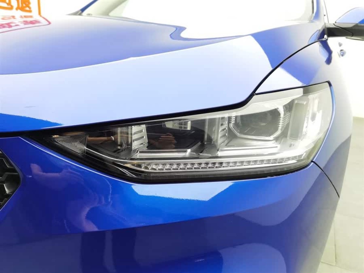 WEY VV5  2019款  升級款 2.0T 兩驅(qū)超豪型 國VI圖片