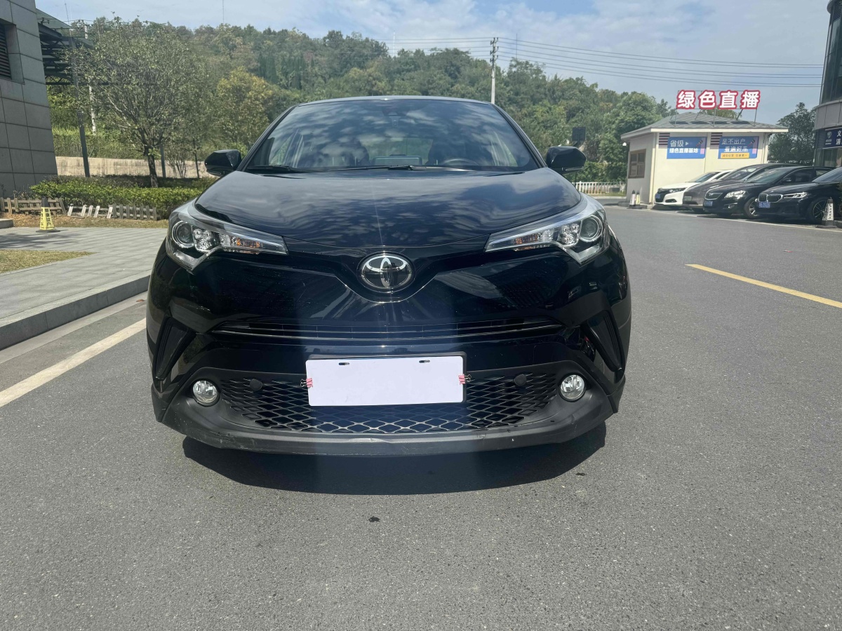 豐田 C-HR  2020款 2.0L 酷越領(lǐng)先版圖片