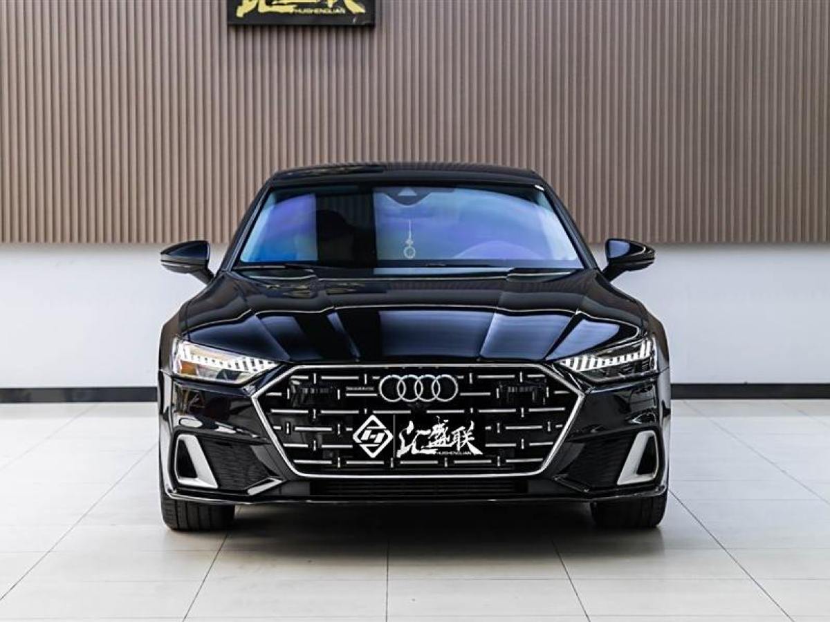 奧迪 奧迪A7L  2024款 45TFSI quattro S-line 見遠(yuǎn)型 流晶套裝圖片