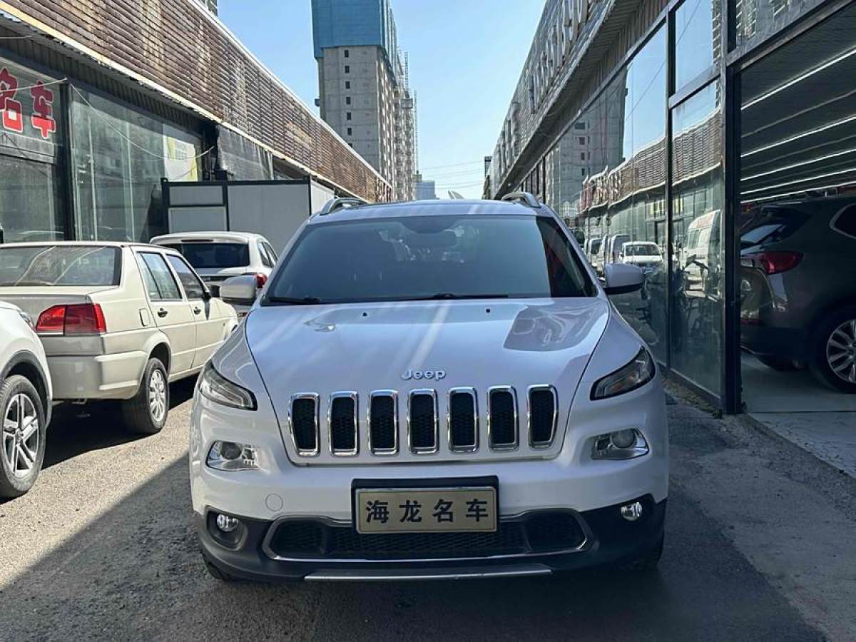 Jeep 自由光  2017款 2.0L 優(yōu)越版圖片