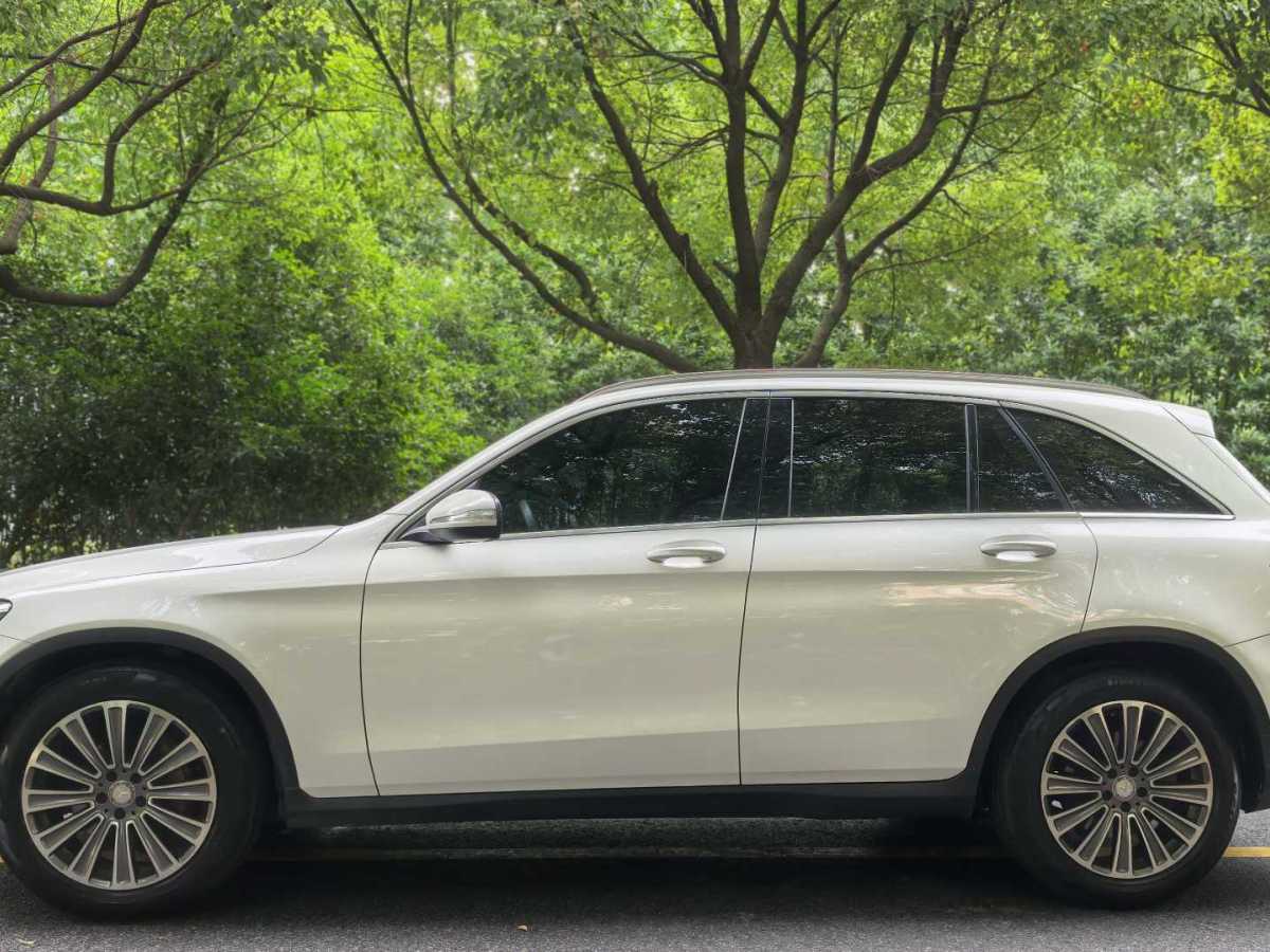 2016年8月奔馳 奔馳GLC  2016款 GLC 260 4MATIC 動(dòng)感型