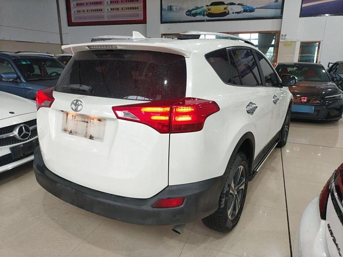 豐田 RAV4榮放  2015款 2.0L CVT兩驅(qū)風(fēng)尚版圖片